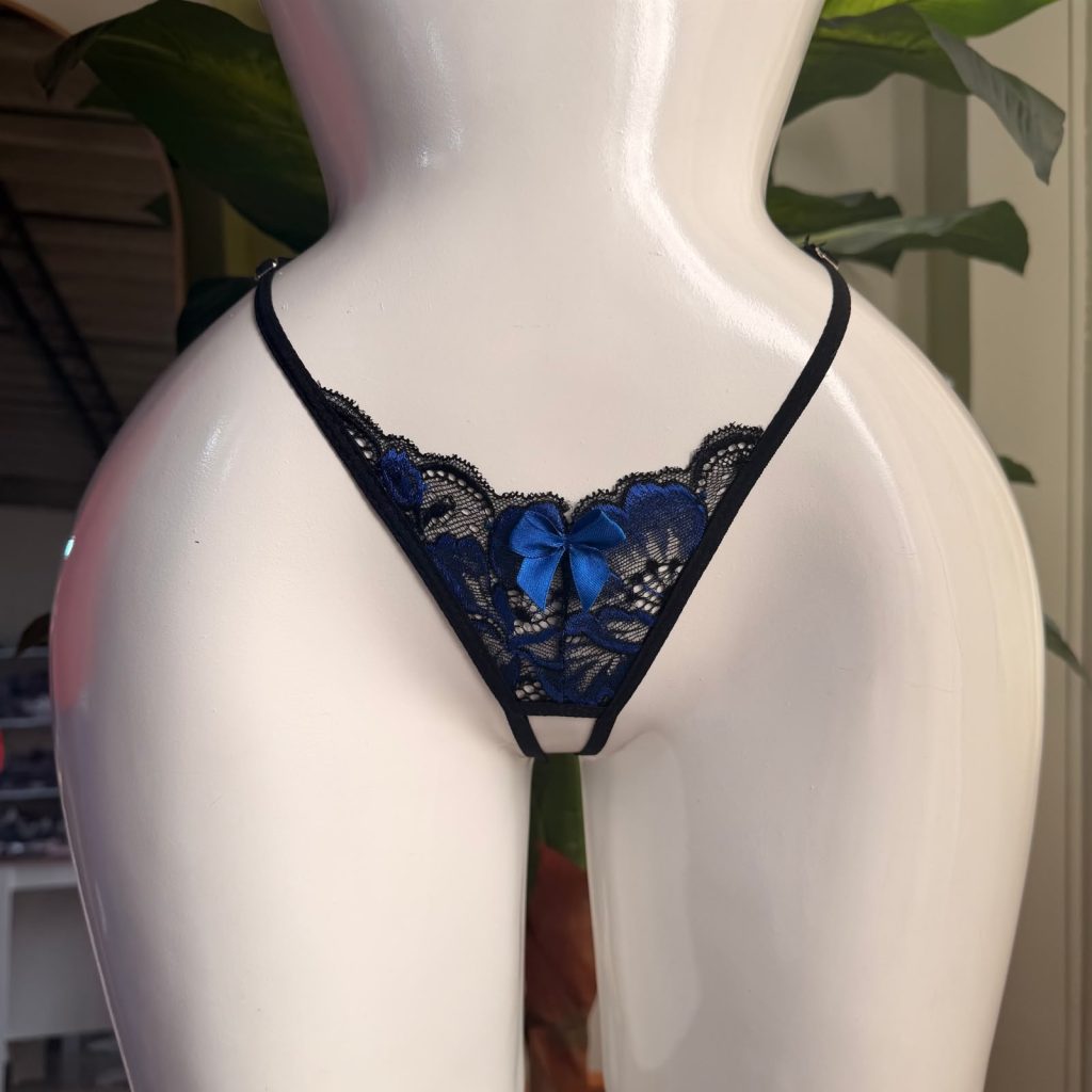 TANGA MARIPOSA NEGRO AZUL
